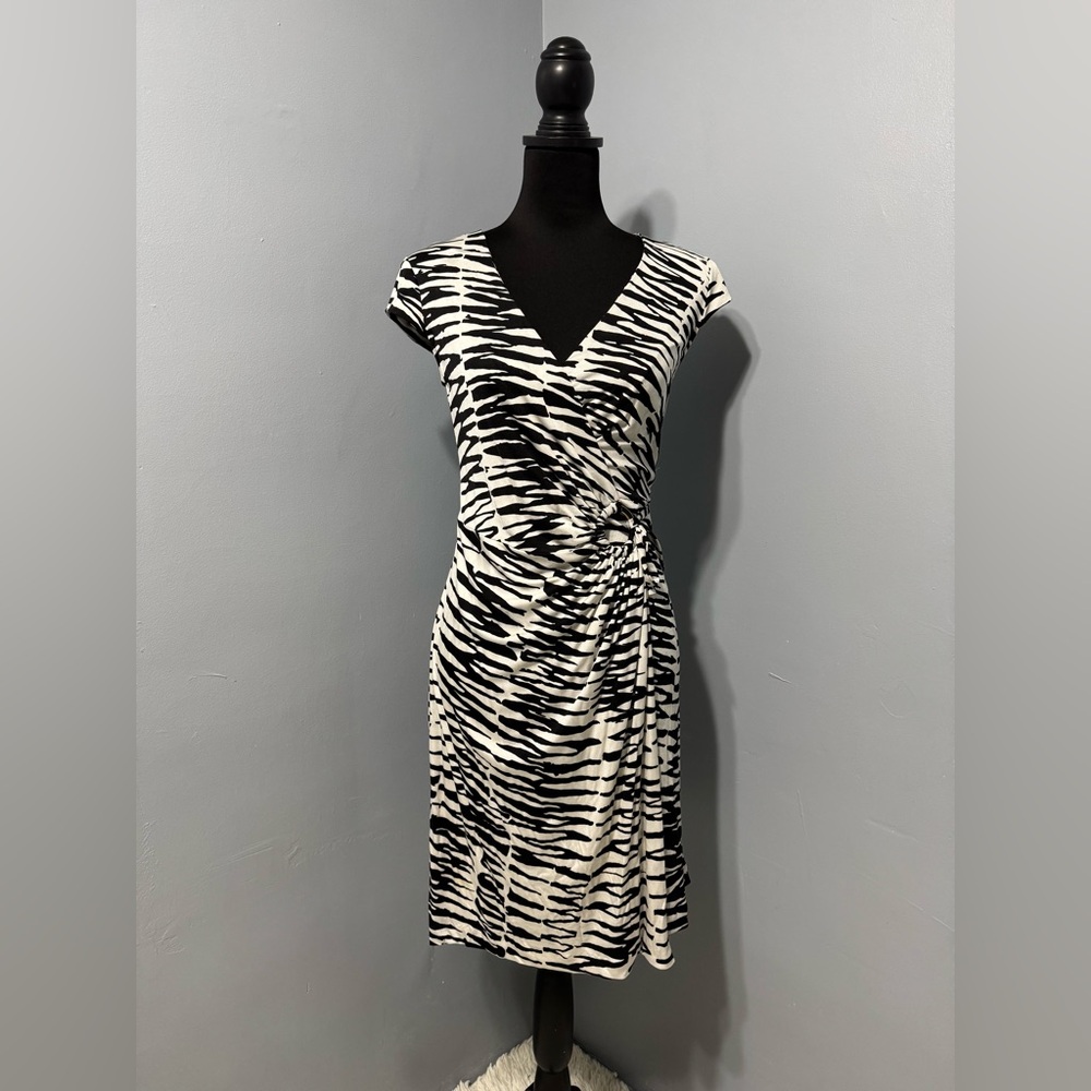 TRINA TURK 100% Silk Zebra Print MIDI Dress Women’s Size 4‎
